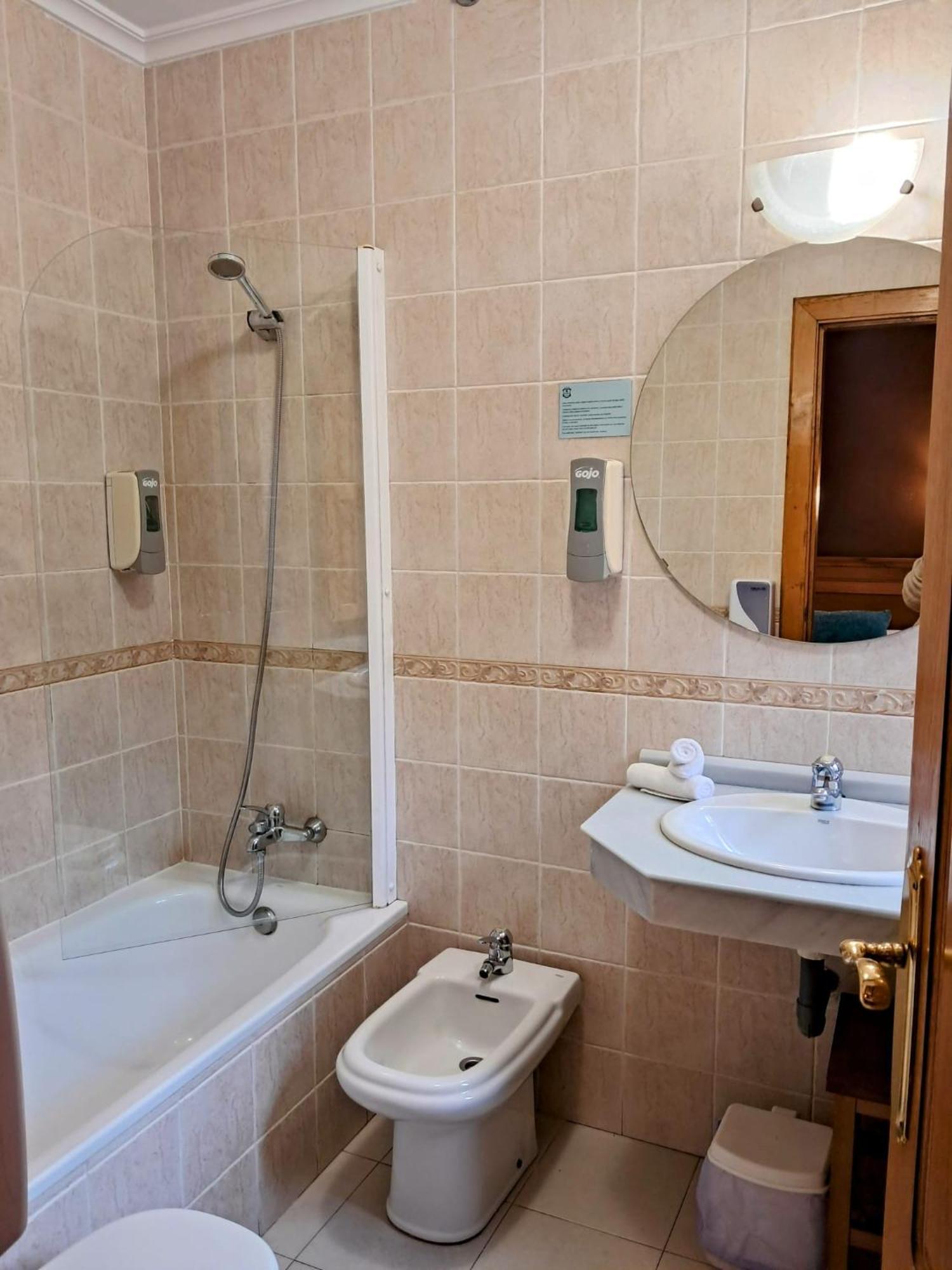 Hotel San Roque Рейноса Экстерьер фото